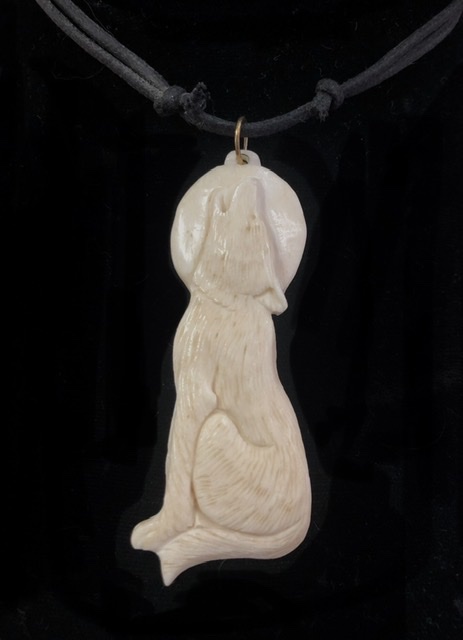 Wolf Howling Necklace - Click Image to Close