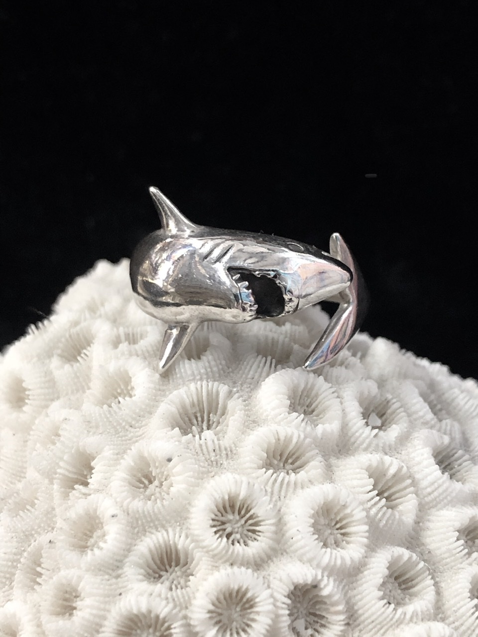 Shark Ring - Click Image to Close